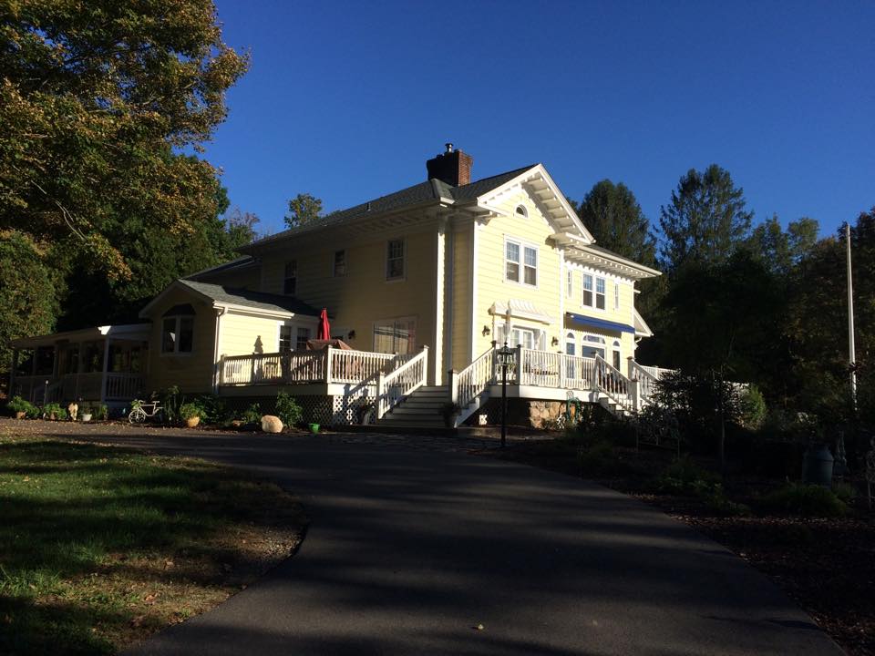 Amston Manor B&B Visit CT
